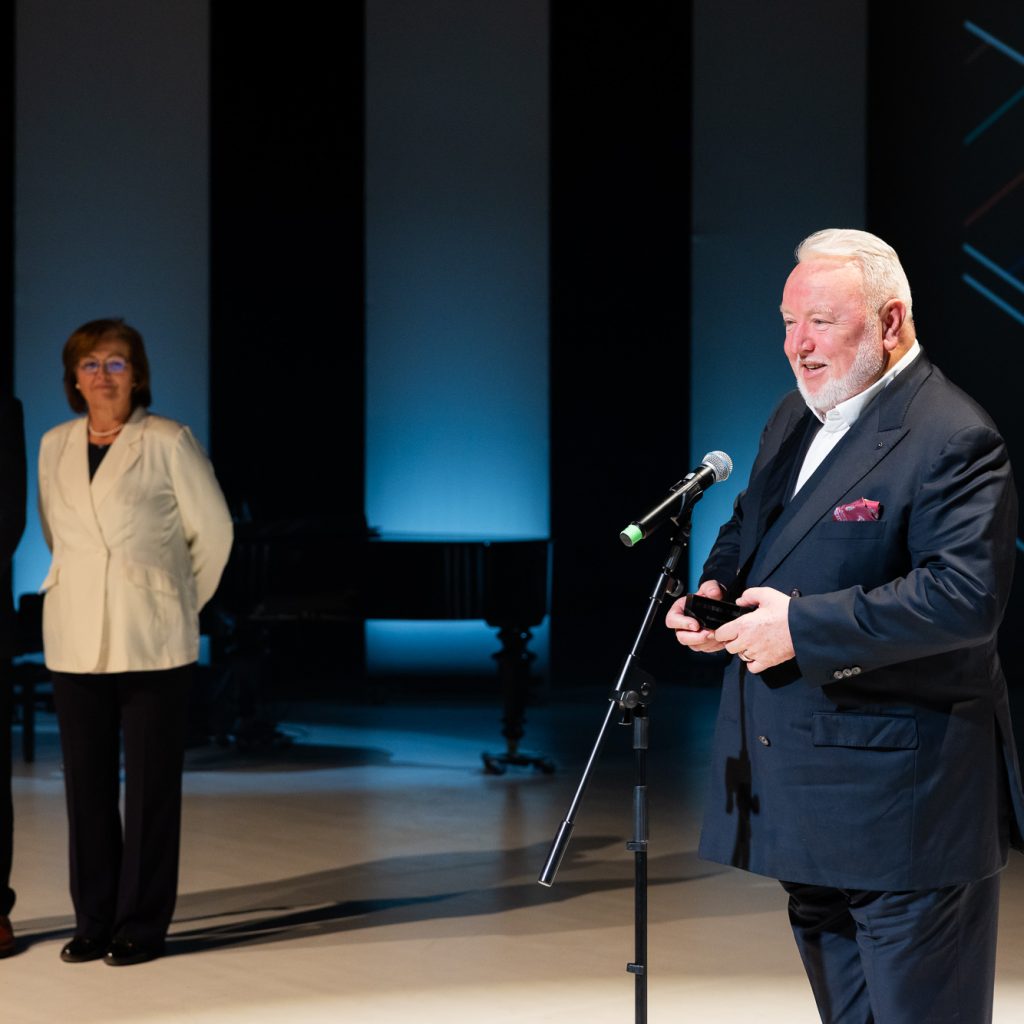 Art Is Business
Photo: Balázs Mohai